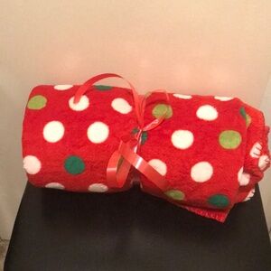 Red Polka Dot Christmas Blanket.  Nwot
